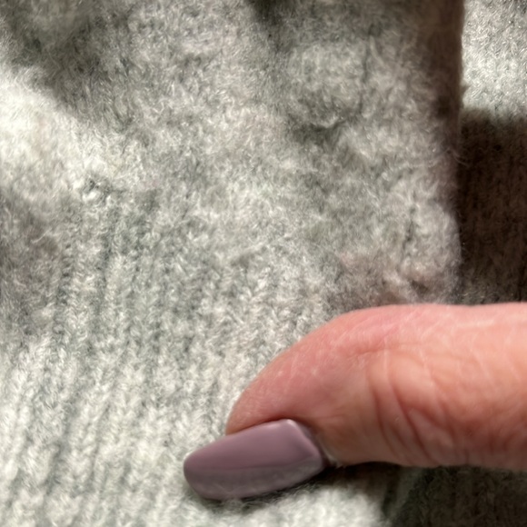 H&M Light Green Oversized Sweater Large - Picture 7 of 9